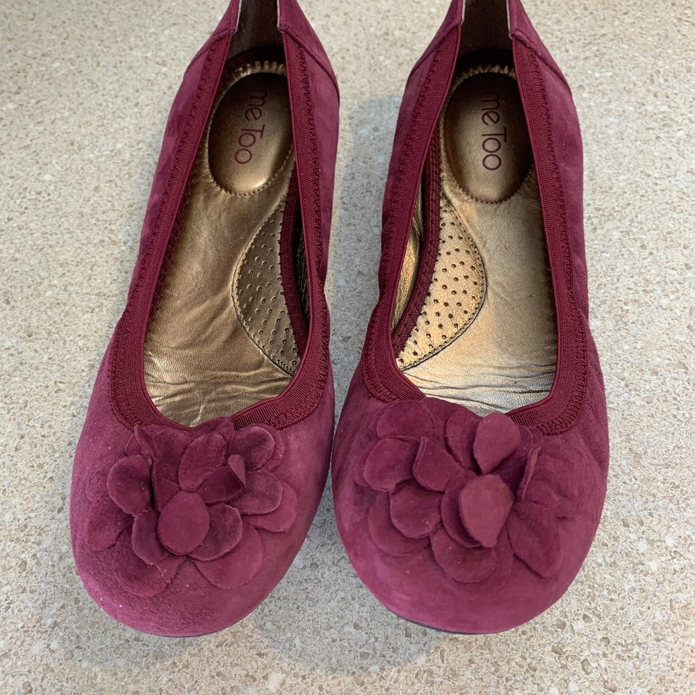 Pair of Me Too Flats.  Size 9.5  NWOT